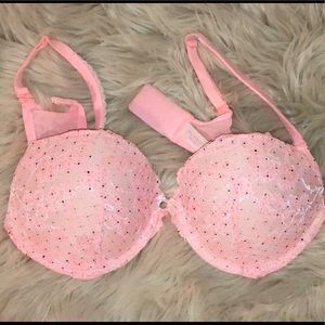 Victoria’s Secret peach bra 36c